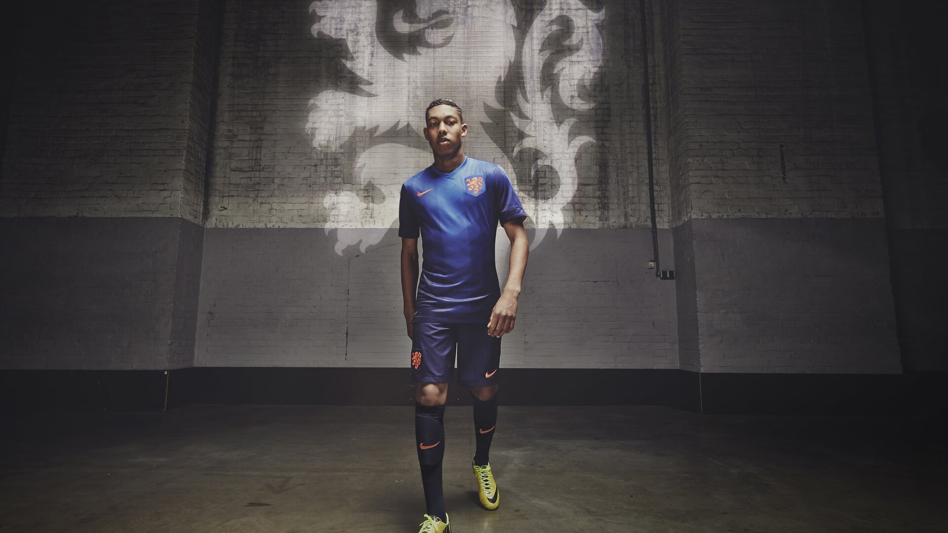 关键破发点制胜,纳达尔鏖战五盘逆转晋级法网八强